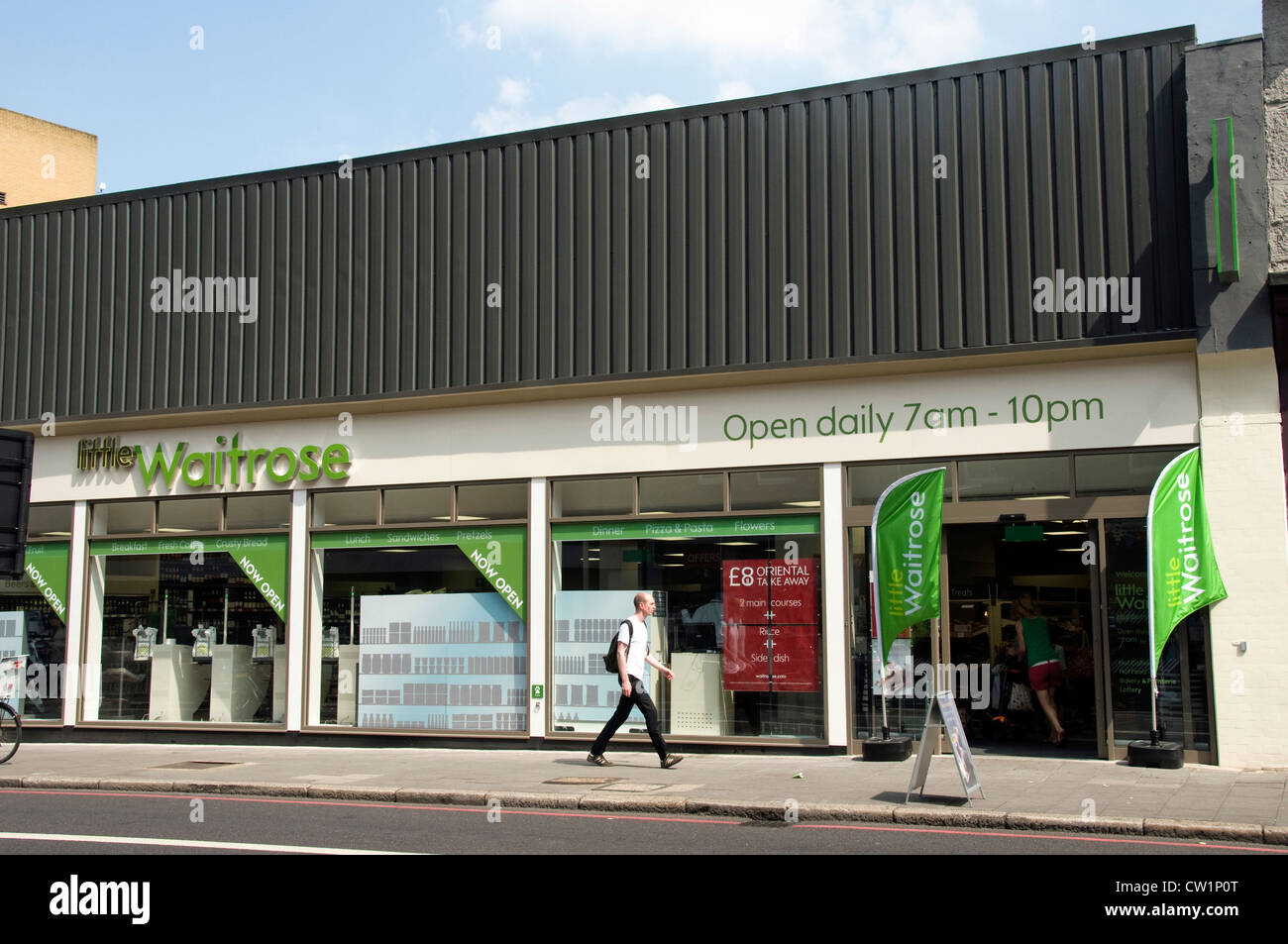 Little Waitrose Holloway Road, Highbury, London Borough di Islington England Regno Unito Foto Stock