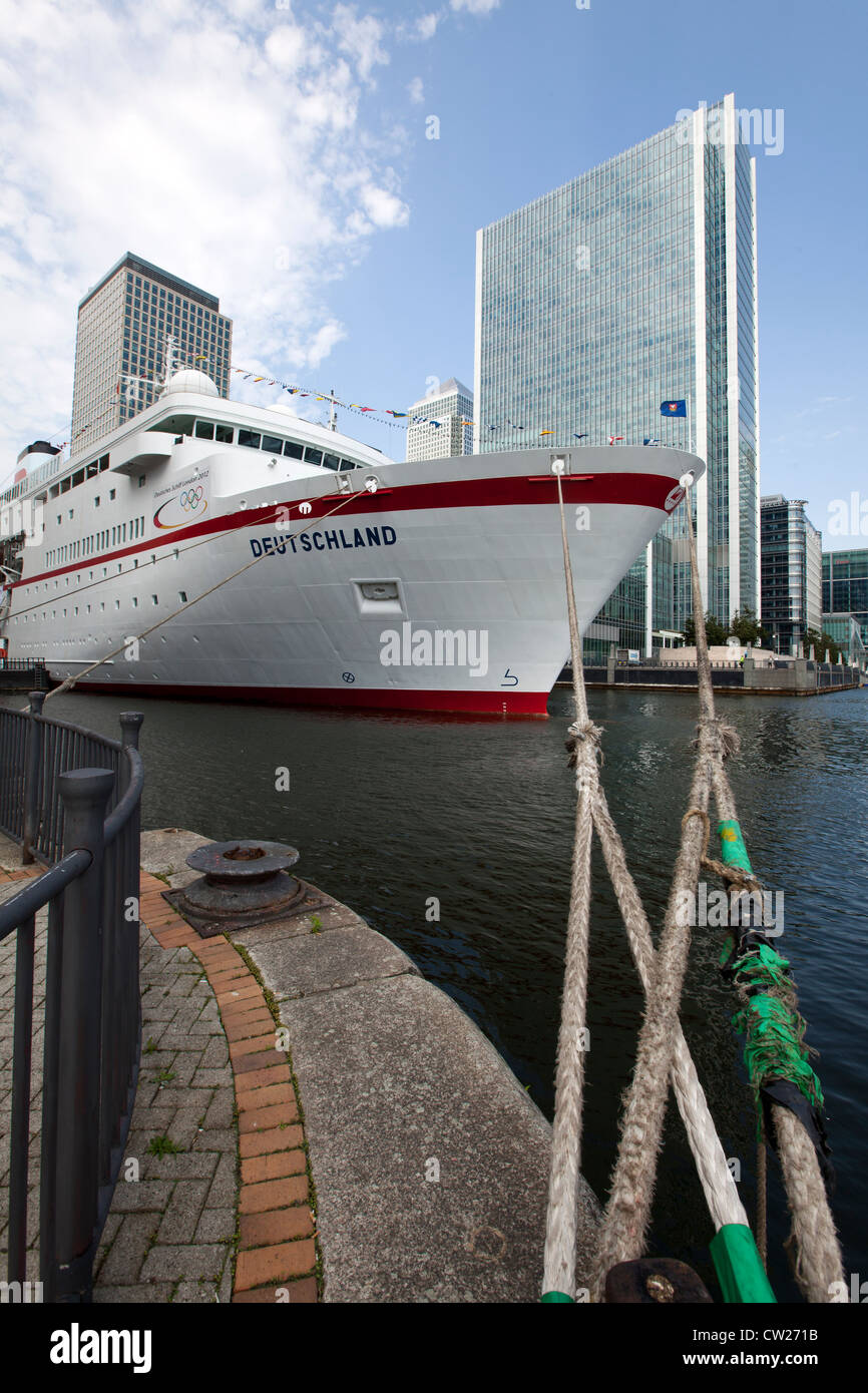 MS Deutschland ormeggiato a Canary Wharf utilizzato dal tedesco del Comitato olimpico durante le 2012 Olimpiadi di estate a Londra Foto Stock