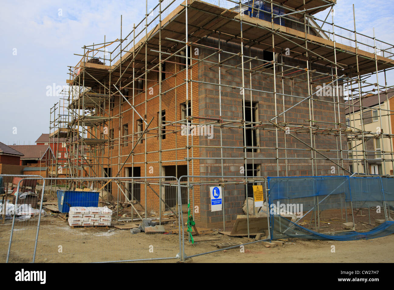 La costruzione di nuove case con i ponteggi in Bristol, Regno Unito Foto Stock