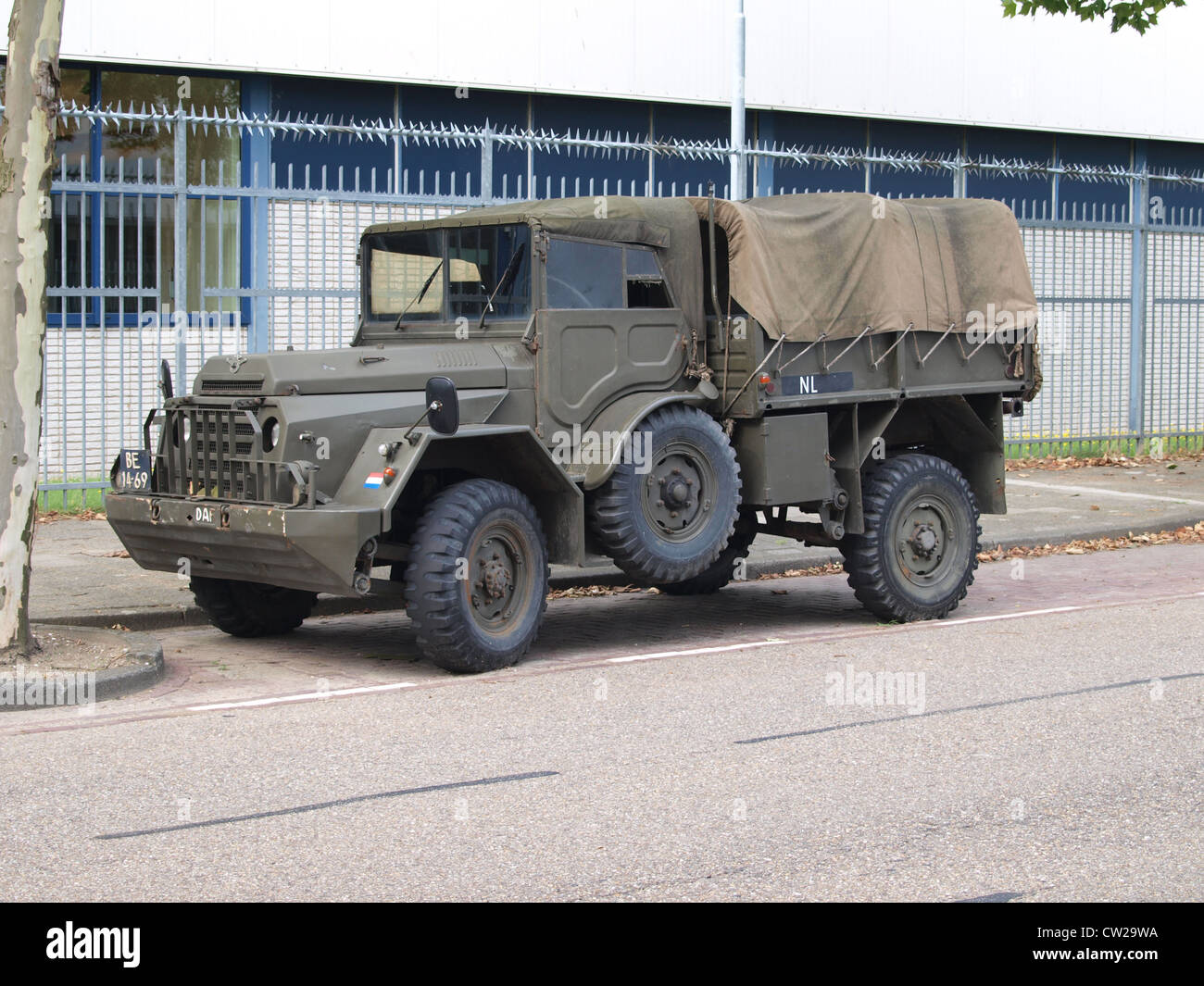 Il DAF YA 126 è un veicolo militare 4x4 utilizzato dall'esercito olandese. Noto per le sue capacità fuoristrada e la sua versatilità, è stato utilizzato per una varietà di operazioni militari ed è ora una parte importante della storia dei veicoli militari nei Paesi Bassi. Foto Stock