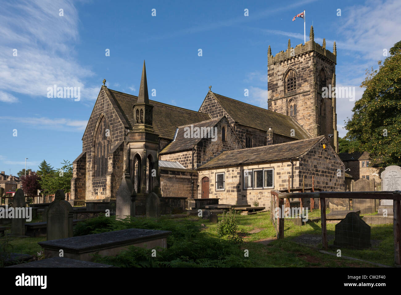 Saint Wilfred chiesa Parrocchiale, in Calverley, Leeds. La chiesa risale al XIV secolo. Foto Stock