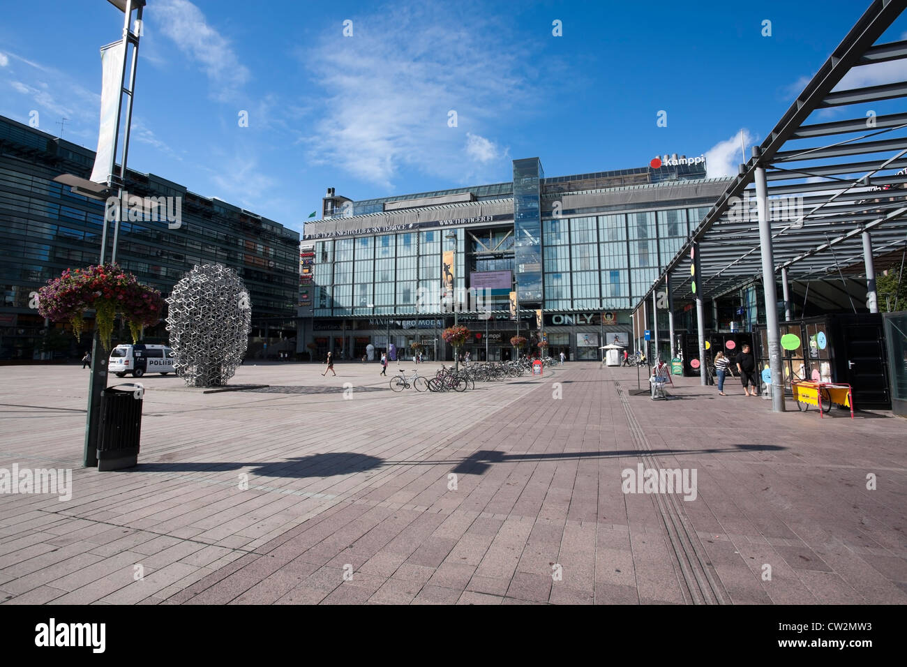 Kamppi il terminal degli autobus e il centro shopping esterno, Helsinki Finlandia Foto Stock