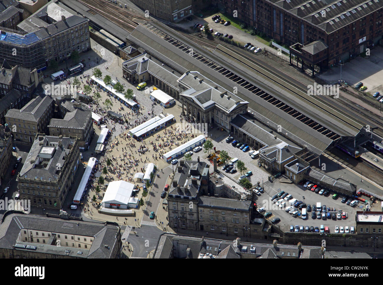 Vista aerea della stazione ferroviaria di Huddersfield Foto Stock