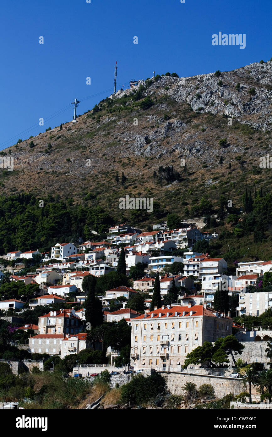 Il monte Srd la fortezza imperiale e il cavo Auto Dubrovnik Dalmazia Croazia Foto Stock