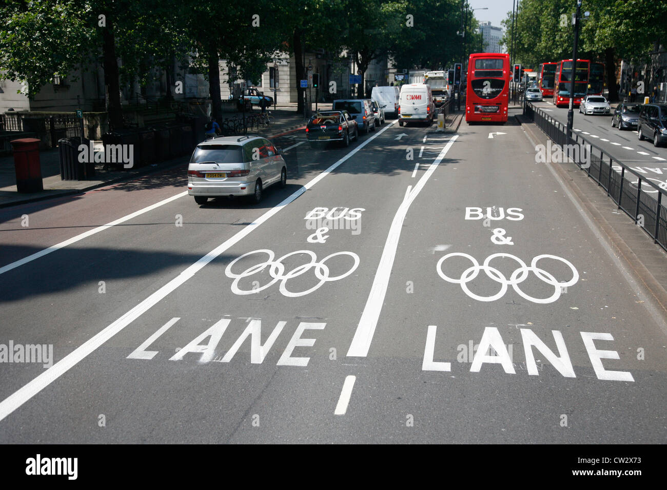 London, Regno Unito - 26 Luglio 2012: olimpici di Londra di restrizione del traffico lane operano dal XV luglio 00-23 settembre2012. Giochi Olimpici Lane Foto Stock