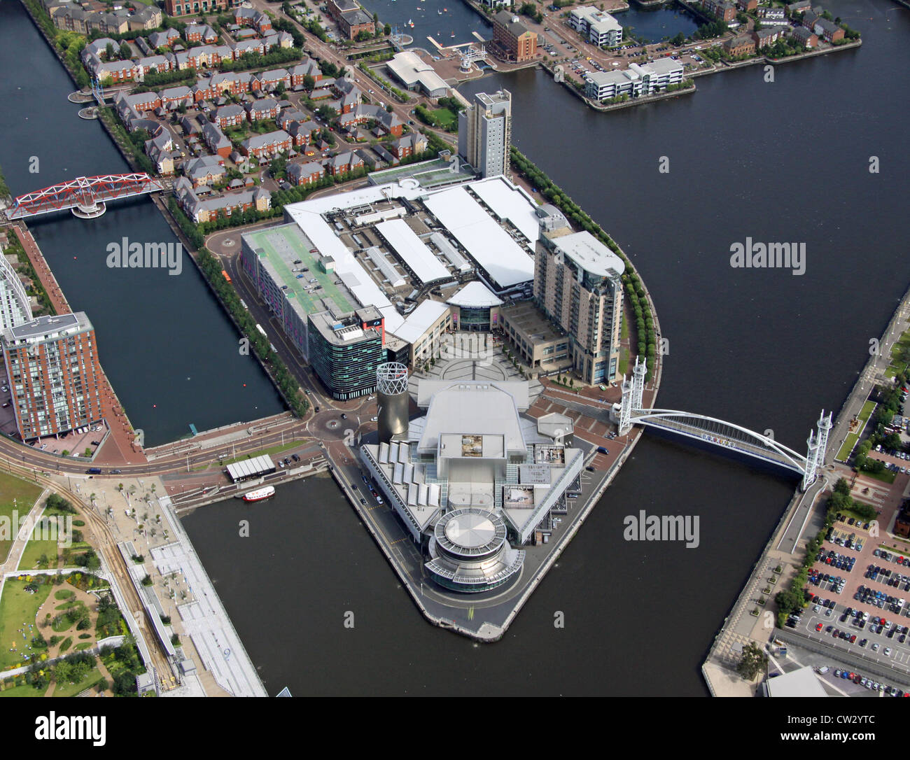 Vista aerea del Lowry Outlet Mall a Salford Quays, Manchester, Regno Unito Foto Stock