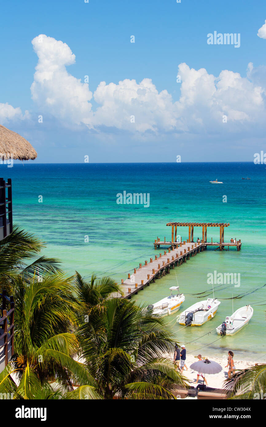 Messico,Quintana Roo Playa del Carmen, pier a beach proteso al Mar dei Caraibi Foto Stock