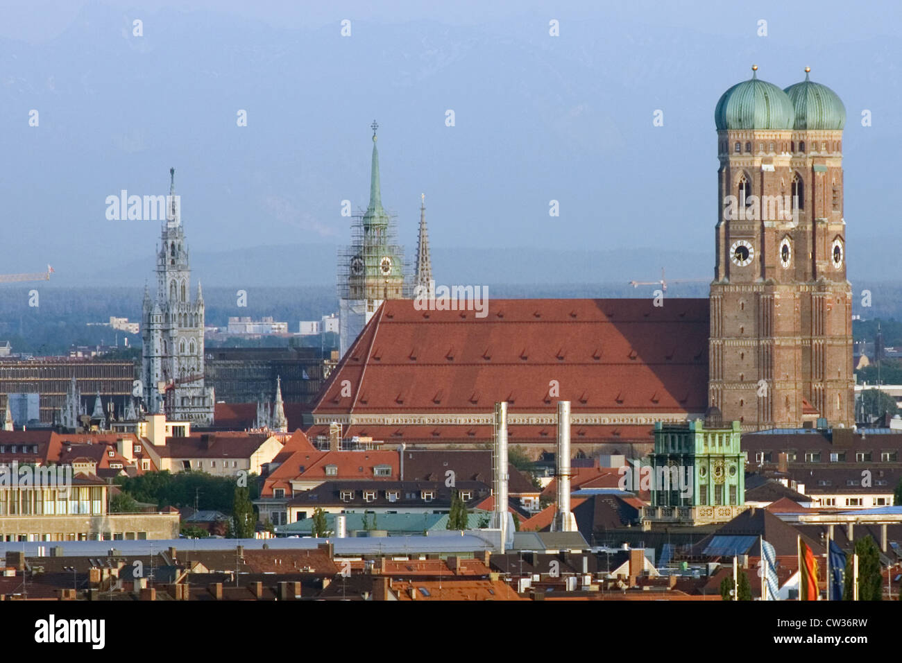 Monaco di Baviera, si affaccia sulla città vecchia con la cattedrale Foto Stock