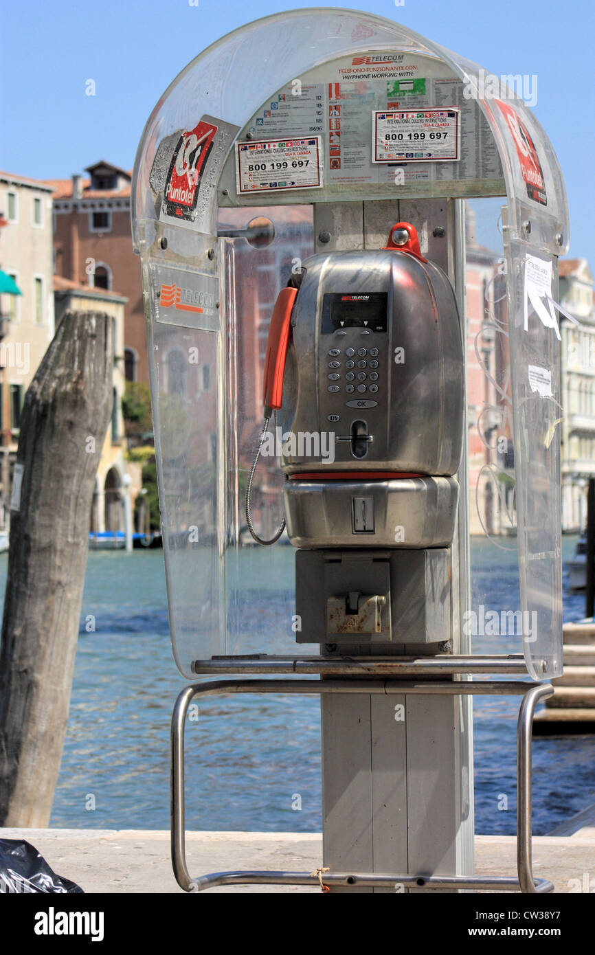Telefono pubblico - Puntotel Telecom Italia Italia Foto stock - Alamy