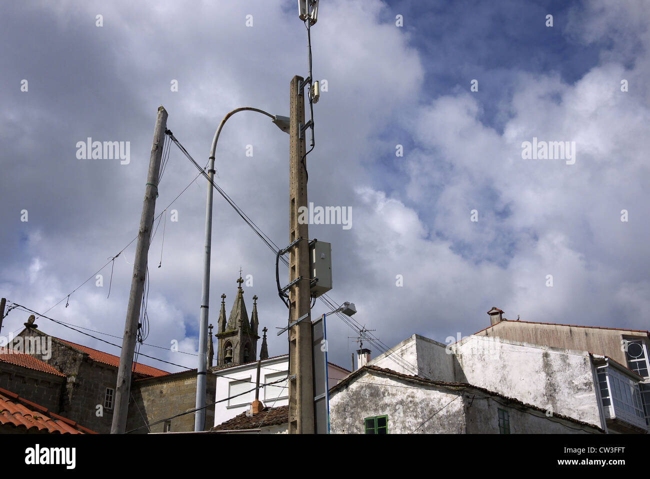 Tetti e pali del telegrafo, Spagna. Foto Stock