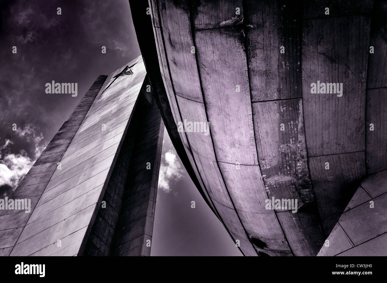 Montare Buzludzha, Bulgaria. Grande e singolare monumento costruito dal partito comunista bulgaro presso il Central Stara Planina. Foto Stock