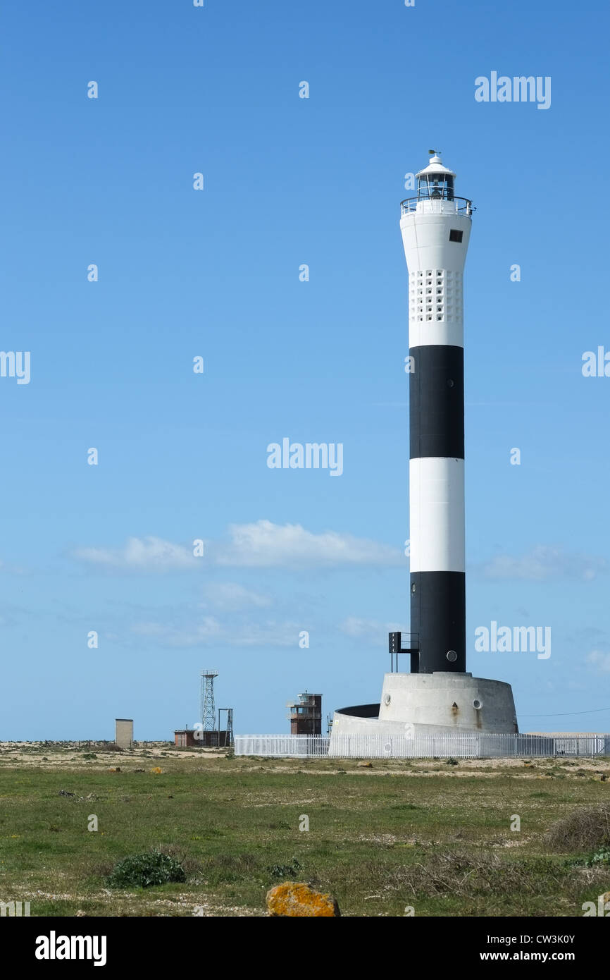 Il nuovo faro che si affaccia sul Canale della Manica a Dungeness, Kent, Regno Unito Foto Stock