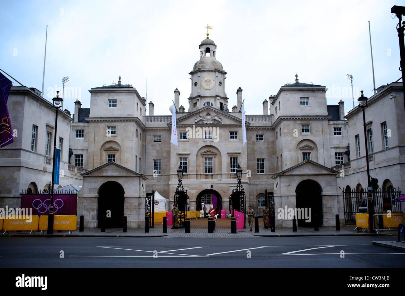 Le Olimpiadi di Londra 2012 Gran Bretagna beach volley la sfilata delle Guardie a Cavallo Il Mall Olympic Foto Stock