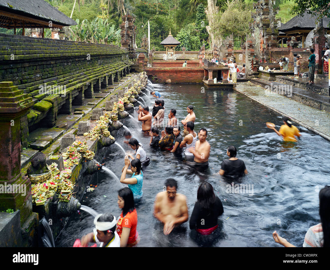 Il sacro le acque di balneazione di Tirta Empul. Foto Stock