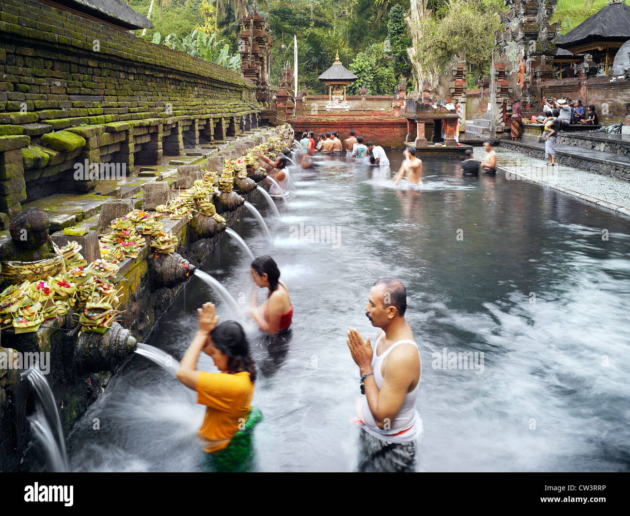 Il sacro le acque di balneazione di Tirta Empul. Foto Stock