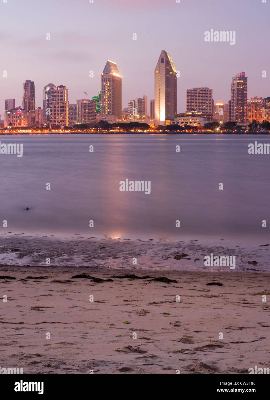 San Diego Skyline da Coronado a tarda notte Foto Stock