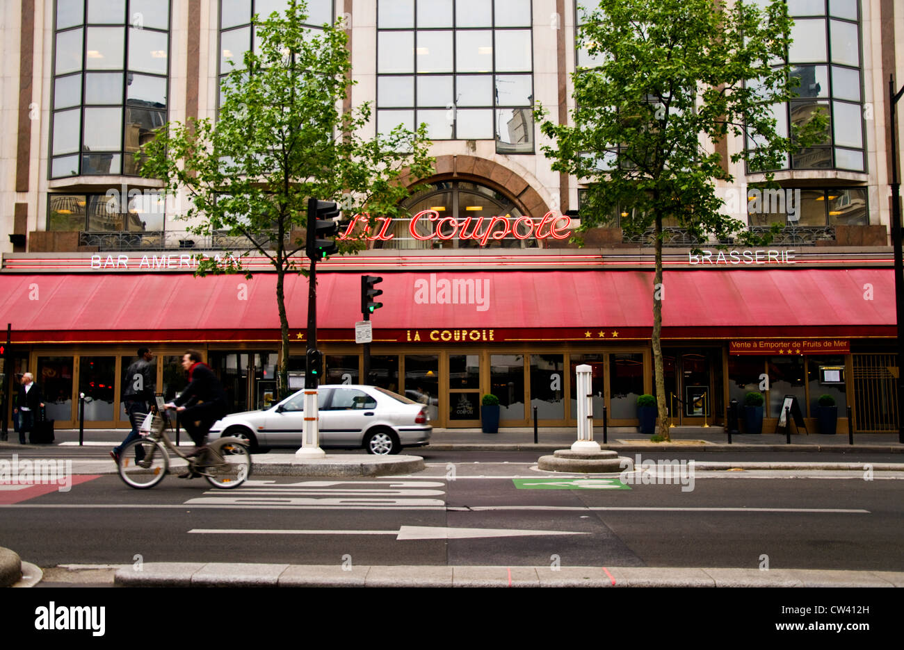 La Coupole ristorante brasserie parigina famoso stabilimento di Sesto sesto Arrondisement Foto Stock