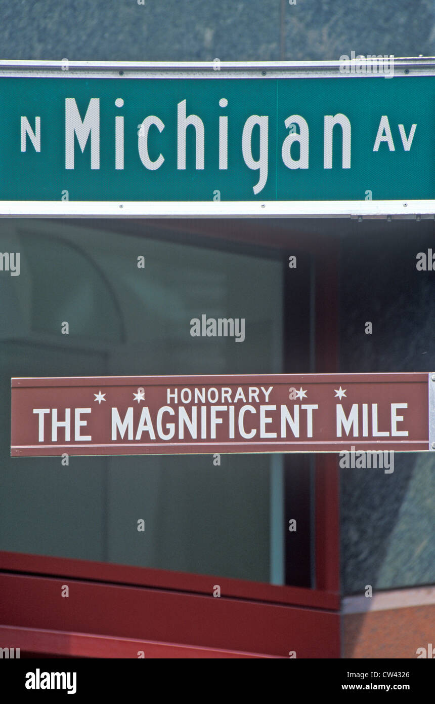 North Michigan Avenue e dal Magnificent Mile segni, Chicago, Illinois Foto Stock