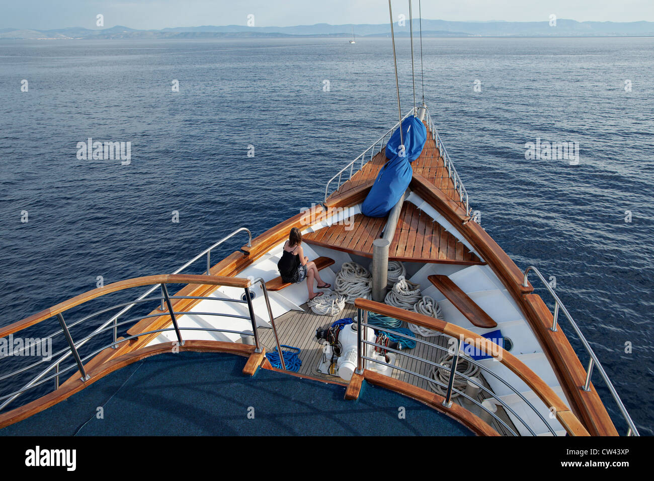 Barche a vela da qualche parte lungo la costa della Dalmazia, Croazia Foto Stock