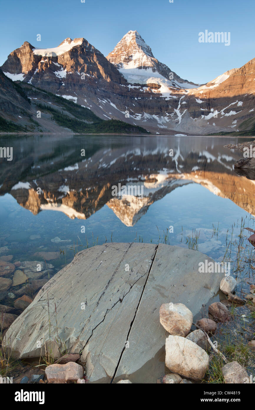 In Canada, il Monte Assiniboine Parco Provinciale, Magog Creek e il lago di sunrise Foto Stock