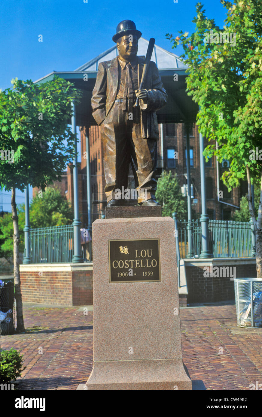 Statua di Lou Costello nel quartiere storico di Patterson, NJ Foto Stock
