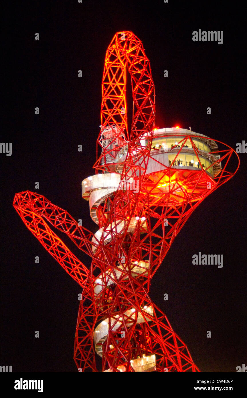 L'orbita London Olympic Park.In piedi 115 metri di altezza, l'orbita è il più alto struttura arte in Gran Bretagna - che offrono meravigliose vi Foto Stock