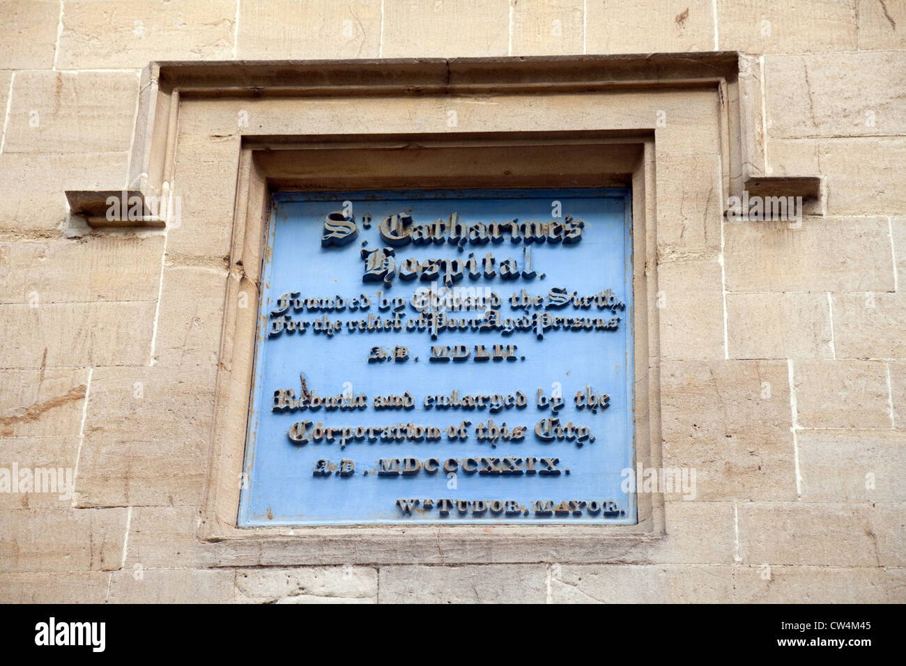 Segno per il vecchio St Catharine's Hospital, Bath city, Somerset REGNO UNITO Foto Stock