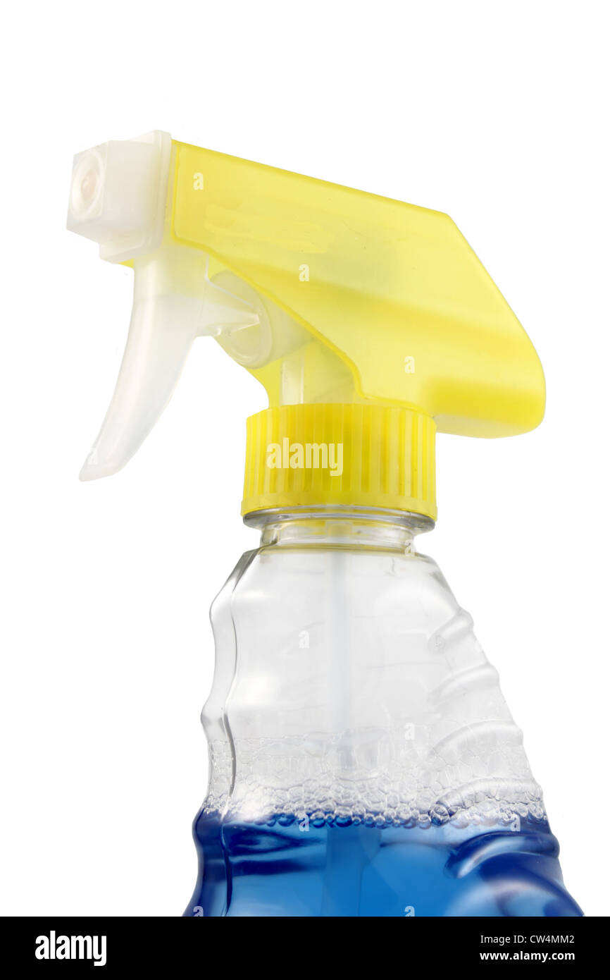 Per la pulizia della casa blu prodotto liquido su uno sfondo bianco con ugello giallo. Foto Stock