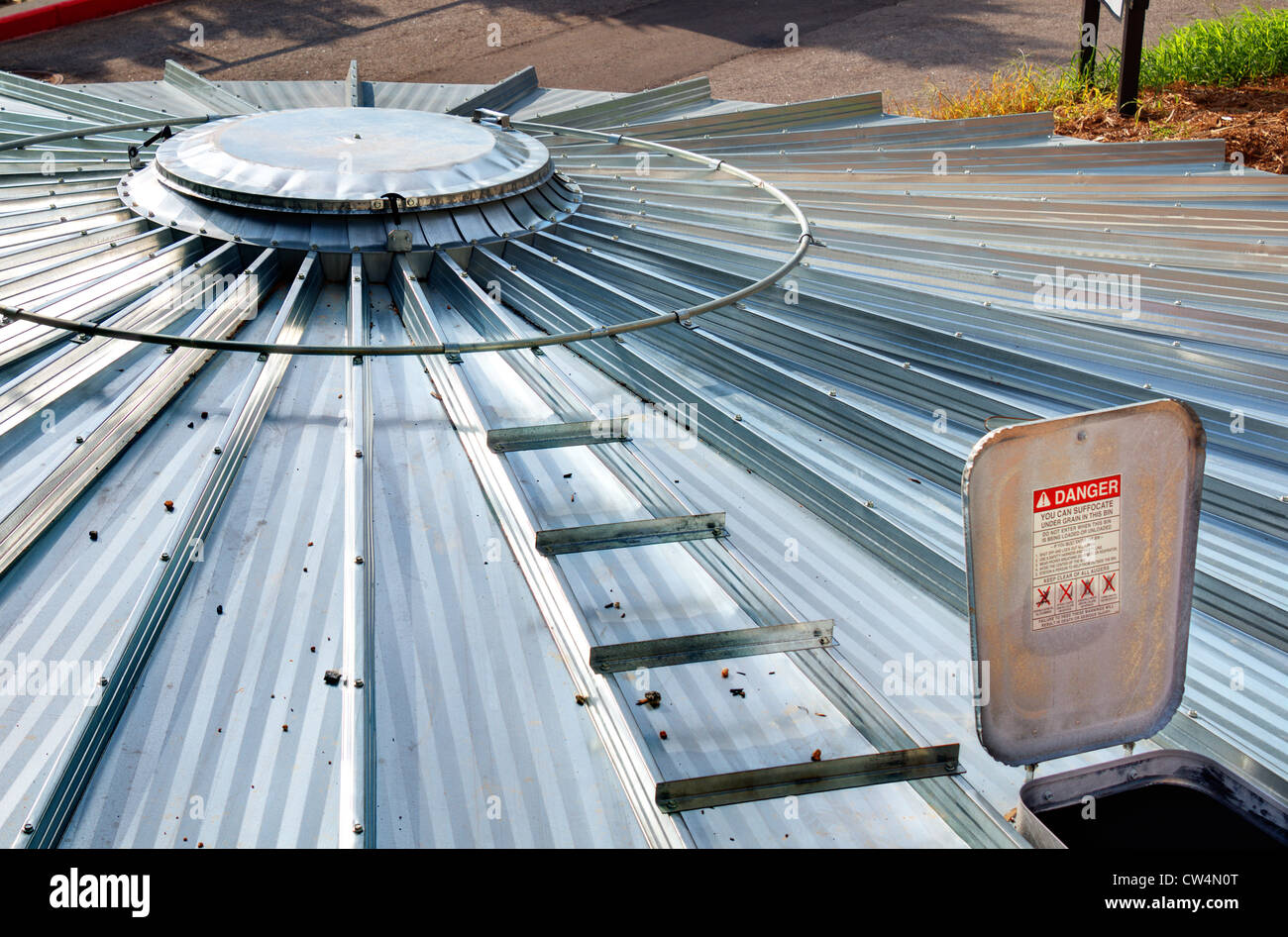 Aprire il coperchio su una cisterna Foto Stock