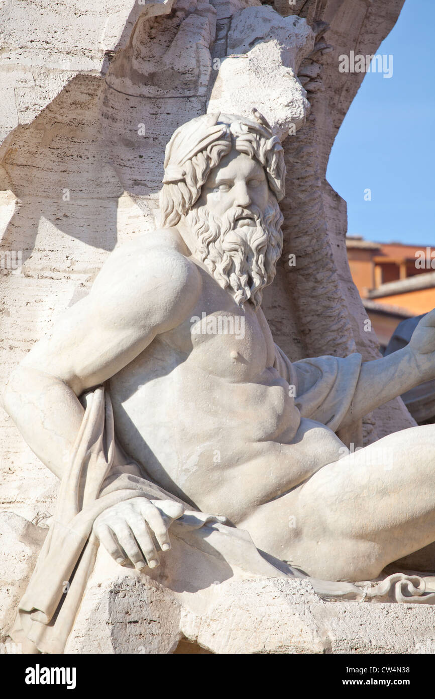 Statua di Zeus, Fontana dei Quattro Fiumi, Piazza Navona, Roma, Italia Foto Stock