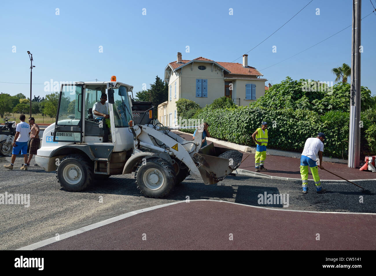 Rifacimento della pavimentazione stradale in Fréjus, Côte d'Azur, Var Reparto, Provence-Alpes-Côte d'Azur, in Francia Foto Stock