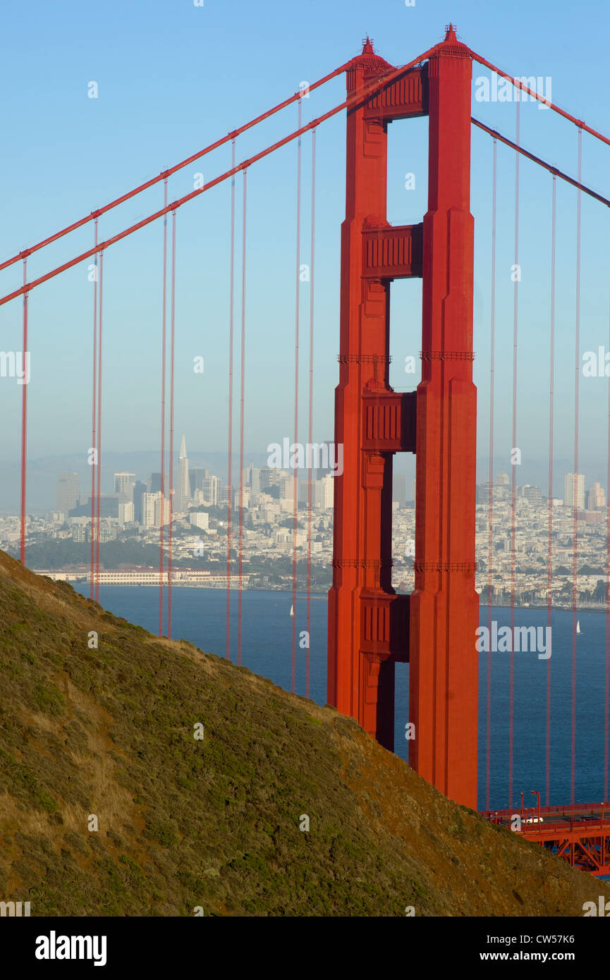 San Francisco come visto attraverso il Golden Gate Bridge Foto Stock