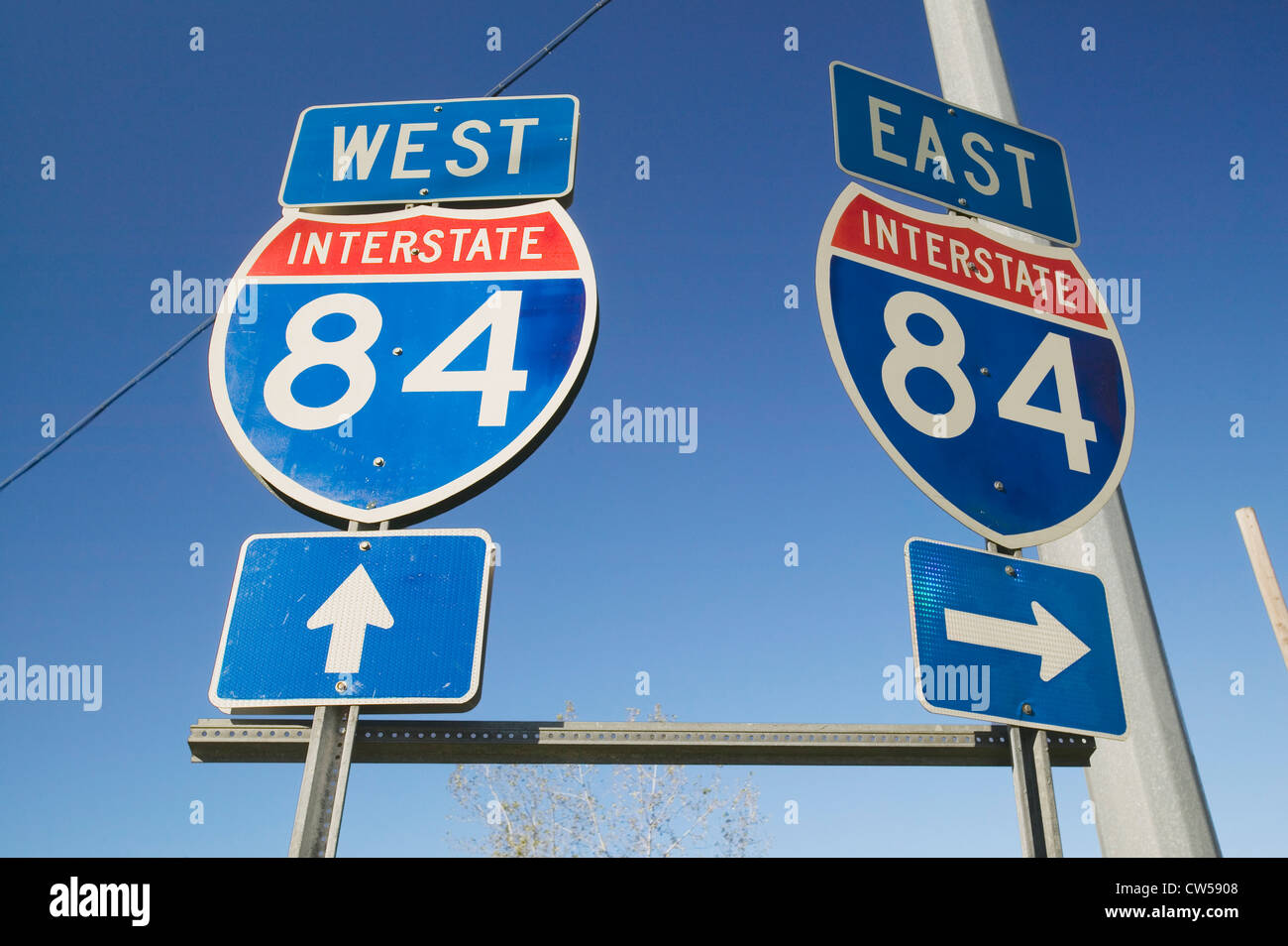 Interstate Highway indicazioni per est e ovest sulla Interstate Highway 84 Foto Stock