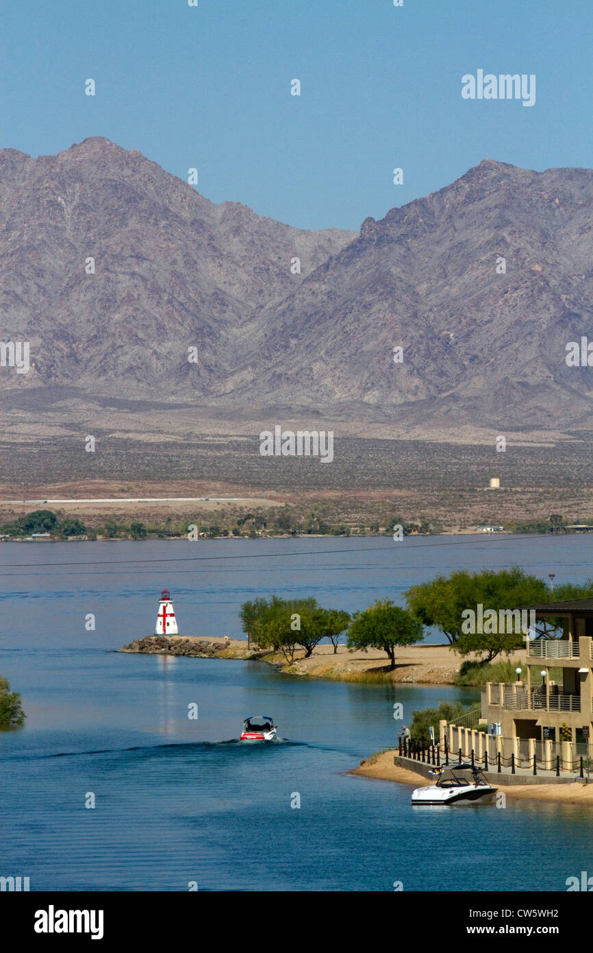 Barche a motore sul lago Havasu a Lake Havasu City, Arizona, Stati Uniti. Foto Stock
