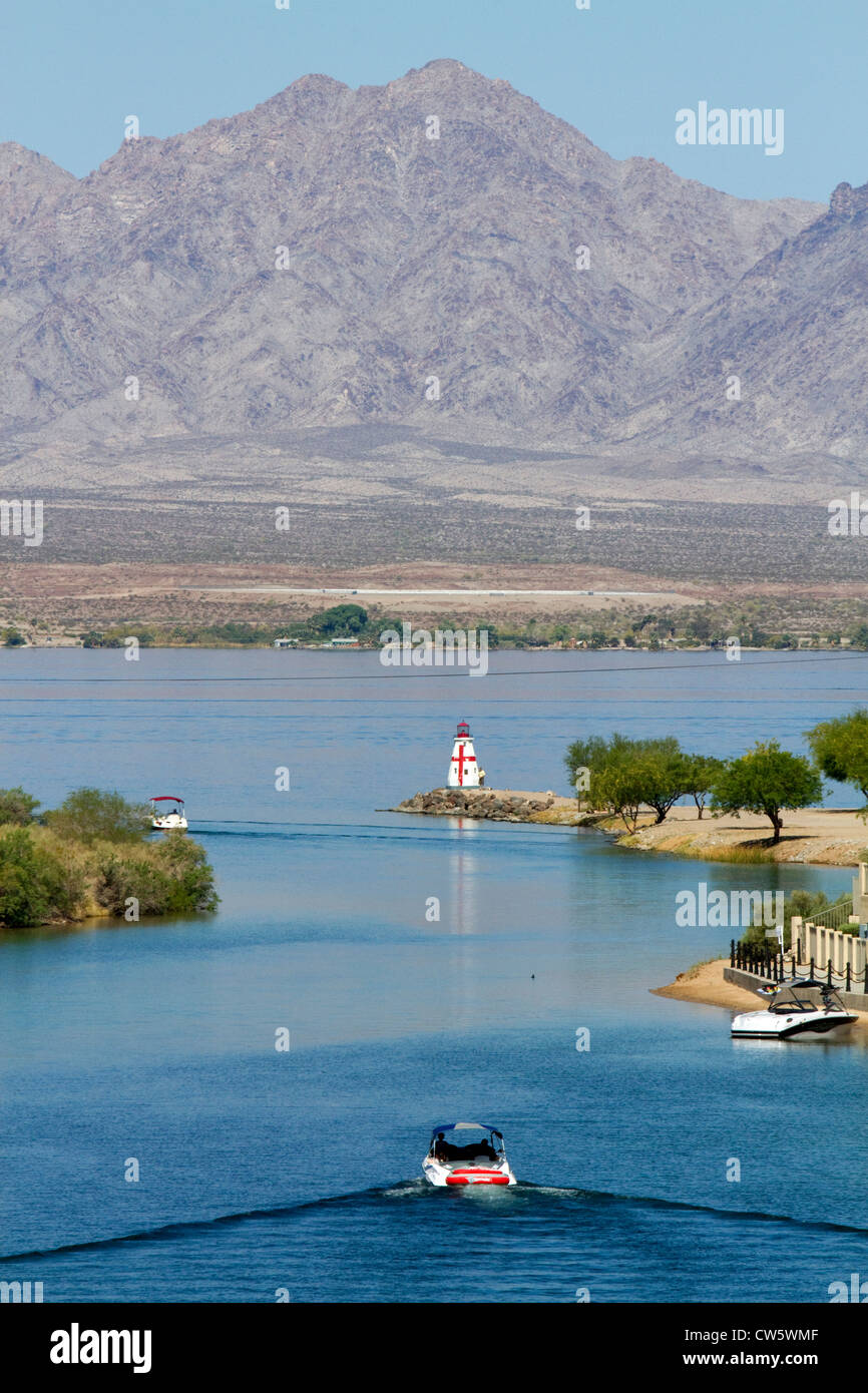 Barche a motore sul lago Havasu a Lake Havasu City, Arizona, Stati Uniti. Foto Stock