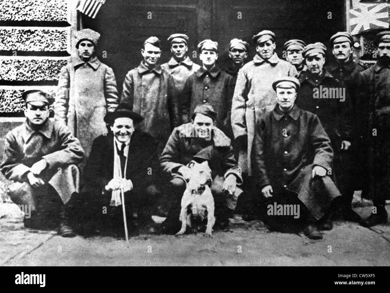 Soldati inglesi presi prigionieri in Arkhangel e rilasciato a Moscou (1919) Foto Stock