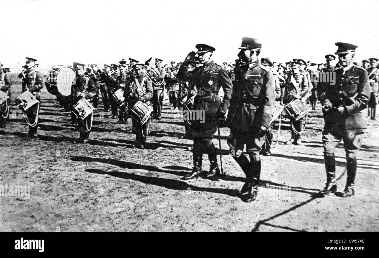 Guerra mondiale I. re Alessandro di Grecia visitando il fronte Macedone Foto Stock