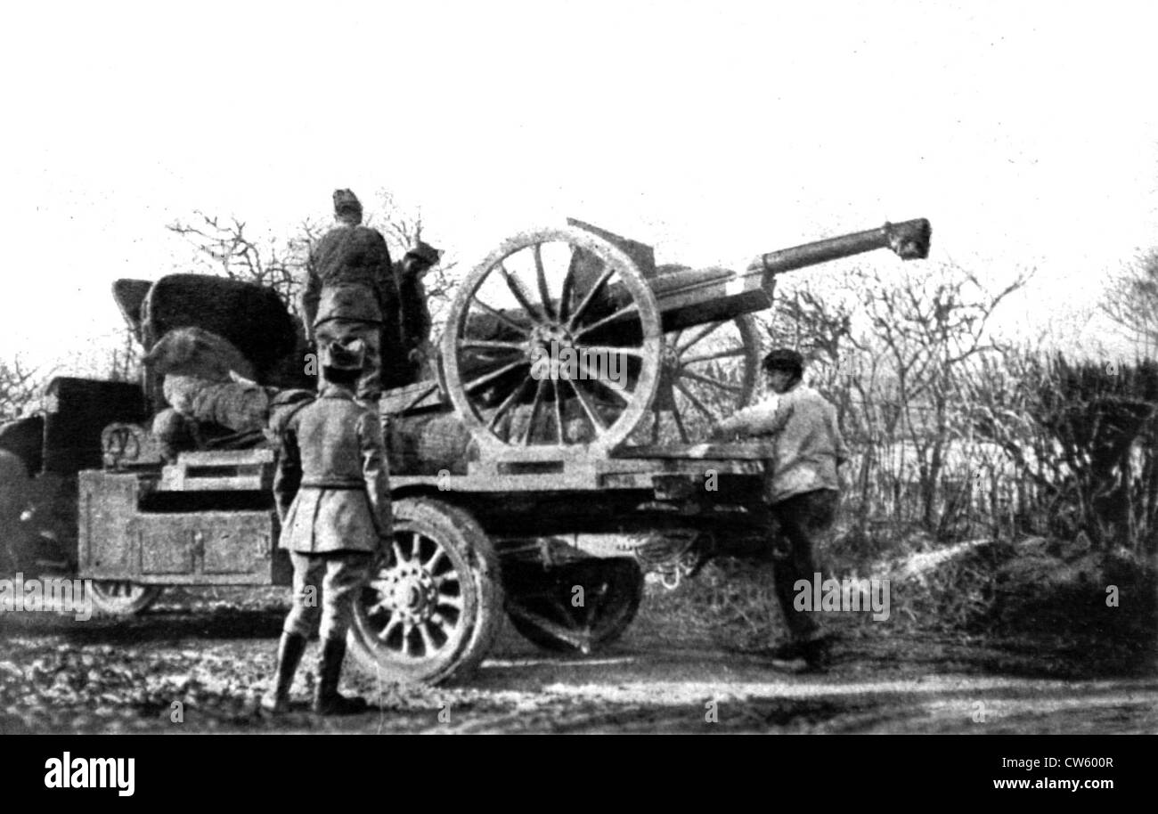 La Seconda Guerra Mondiale. Il trasporto di un 75-mm pistola per automobile Foto Stock