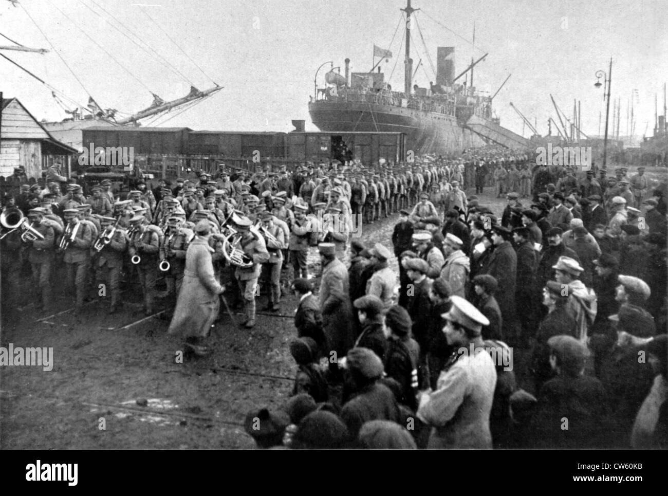 Guerra mondiale I. contingenti portoghesi lo sbarco in un porto francese (1917) Foto Stock
