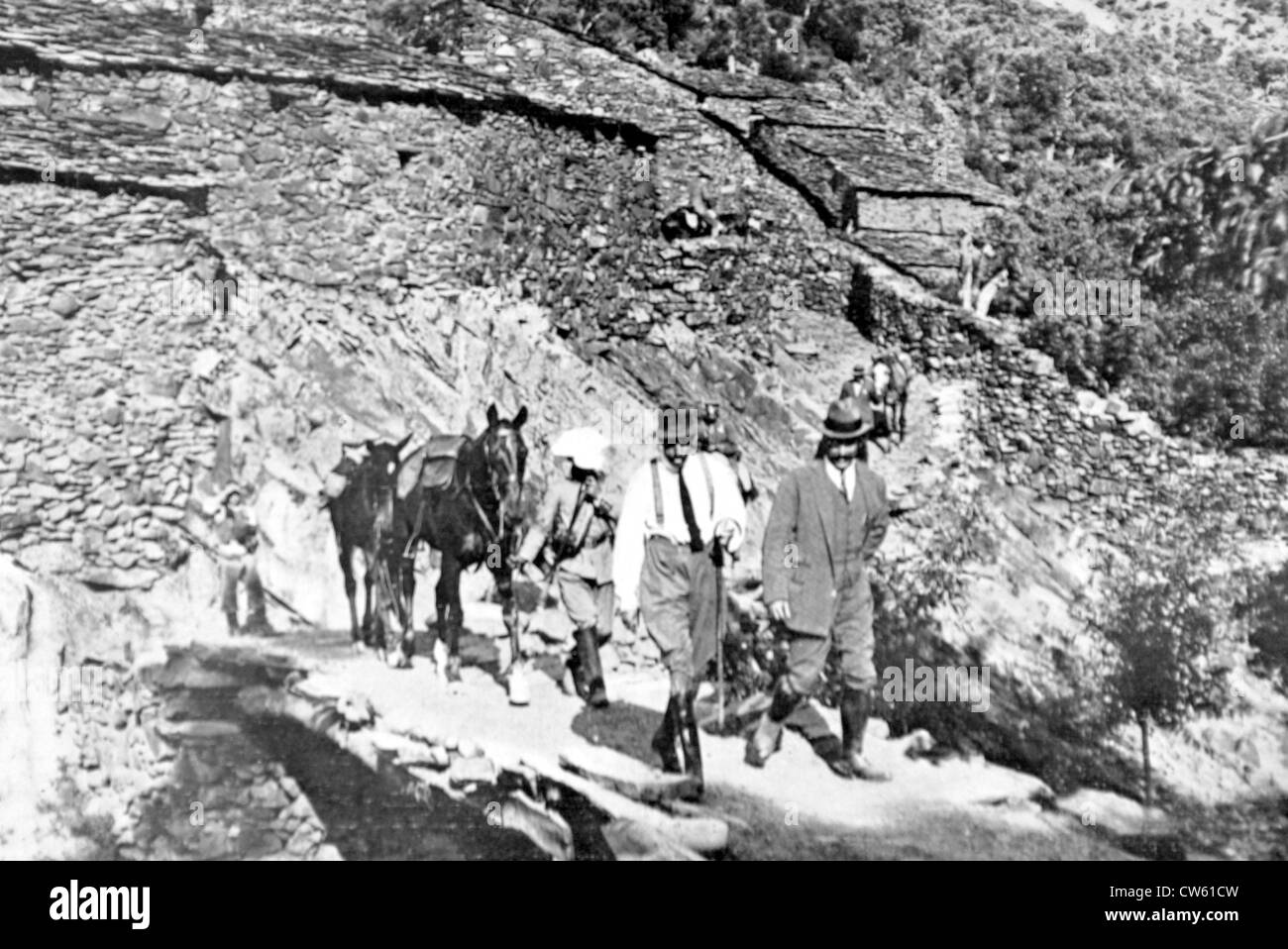 Il re Alfonso XIII di Spagna in visita a Las Hurdes montagne (1922) Foto Stock