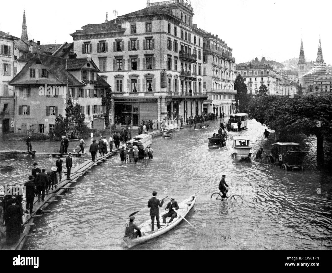 La città svizzera di Lucerna, inondati dopo piogge torrenziali (1910) Foto Stock