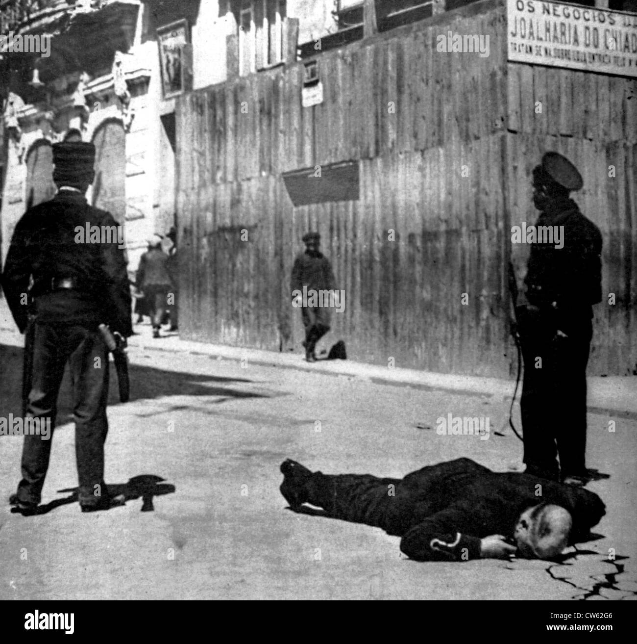 Durante una sommossa a Lisbona, capo della polizia il sig. Barbora viene ucciso sulla strada Foto Stock