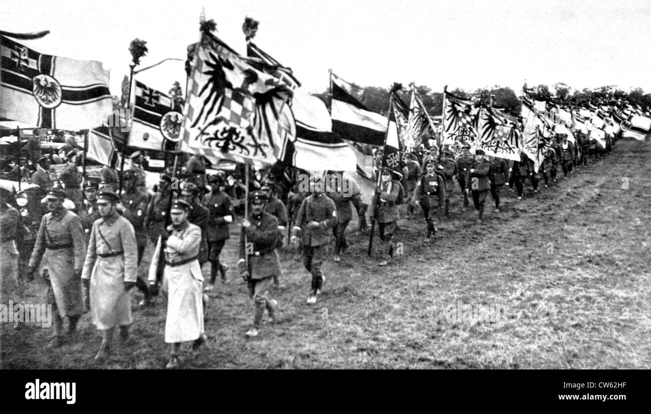 Raccolta della siderurgia " Caschi presso il campo di allenamento di Coblenza, Germania, 1930 Foto Stock