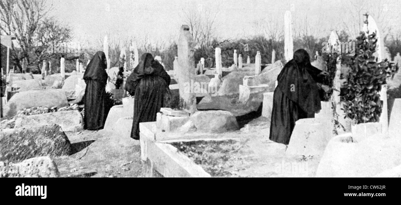 Le donne di Damasco al cimitero (1910) Foto Stock