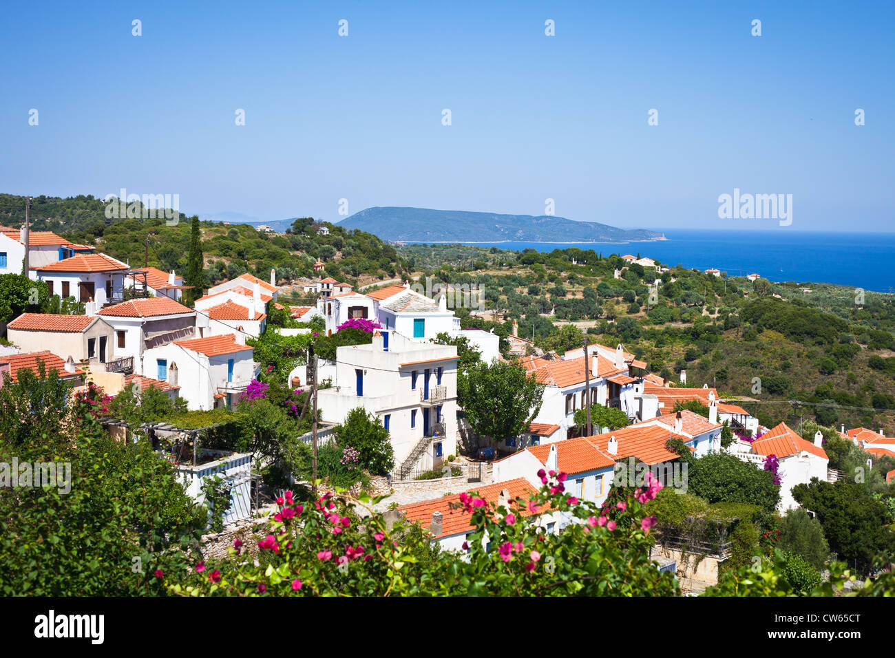 Vista di una parte del vecchio villaggio di Alonissos, Grecia, estate 2012 Foto Stock