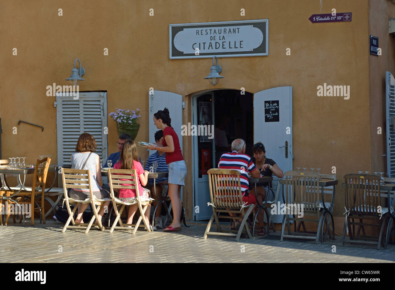 Piccolo ristorante vicino la Citadelle, Saint-Tropez, Côte d'Azur, Var Dipartimento , Provence-Alpes-Côte d'Azur, in Francia Foto Stock