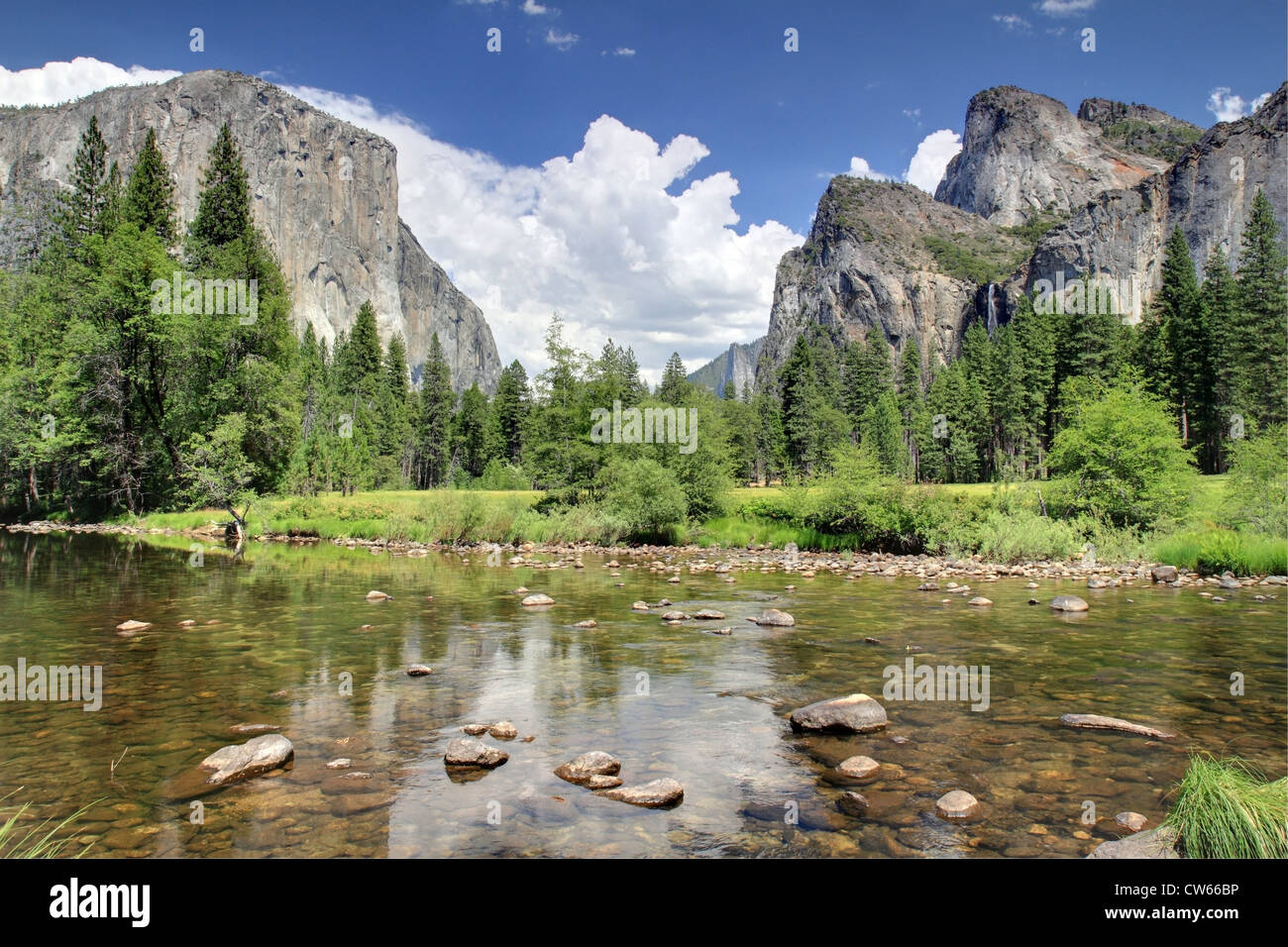 Merced River, il Parco Nazionale di Yosemite Foto Stock