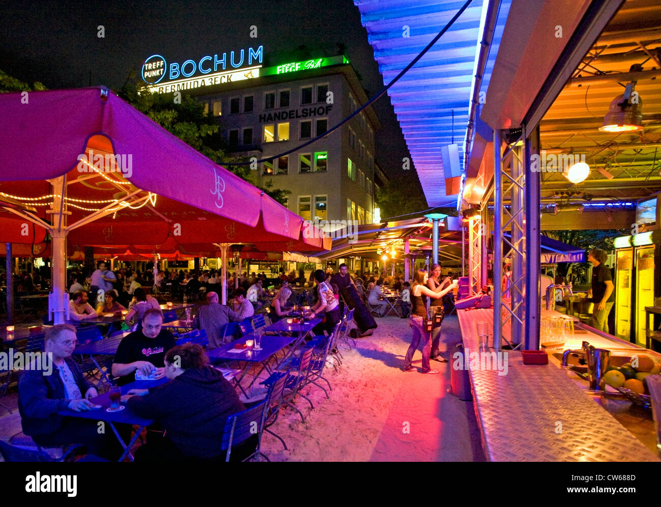 Locali notturni nella famosa Bermudadreick a Bochum, in Germania, in Renania settentrionale-Vestfalia, la zona della Ruhr, Bochum Foto Stock