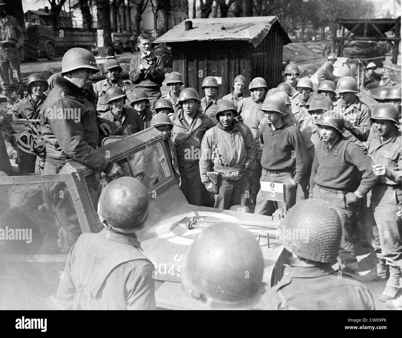 Lt-General Patton grazie ingegneri (marzo 22,1945) Foto Stock