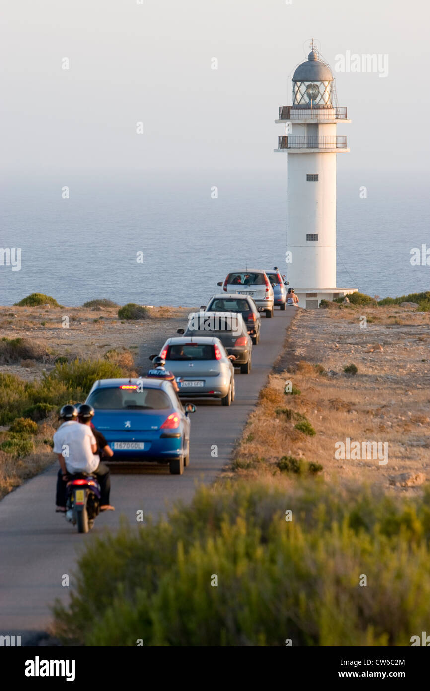 Inceppamento di traffico sulla strada di Es Cap de Barbaria lighthouse, Formentera Foto Stock
